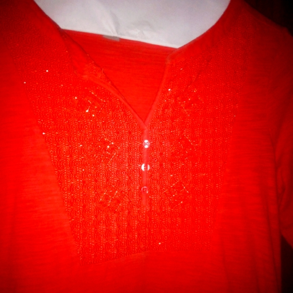 CHICOS ORANGE TOP. SIZE 0